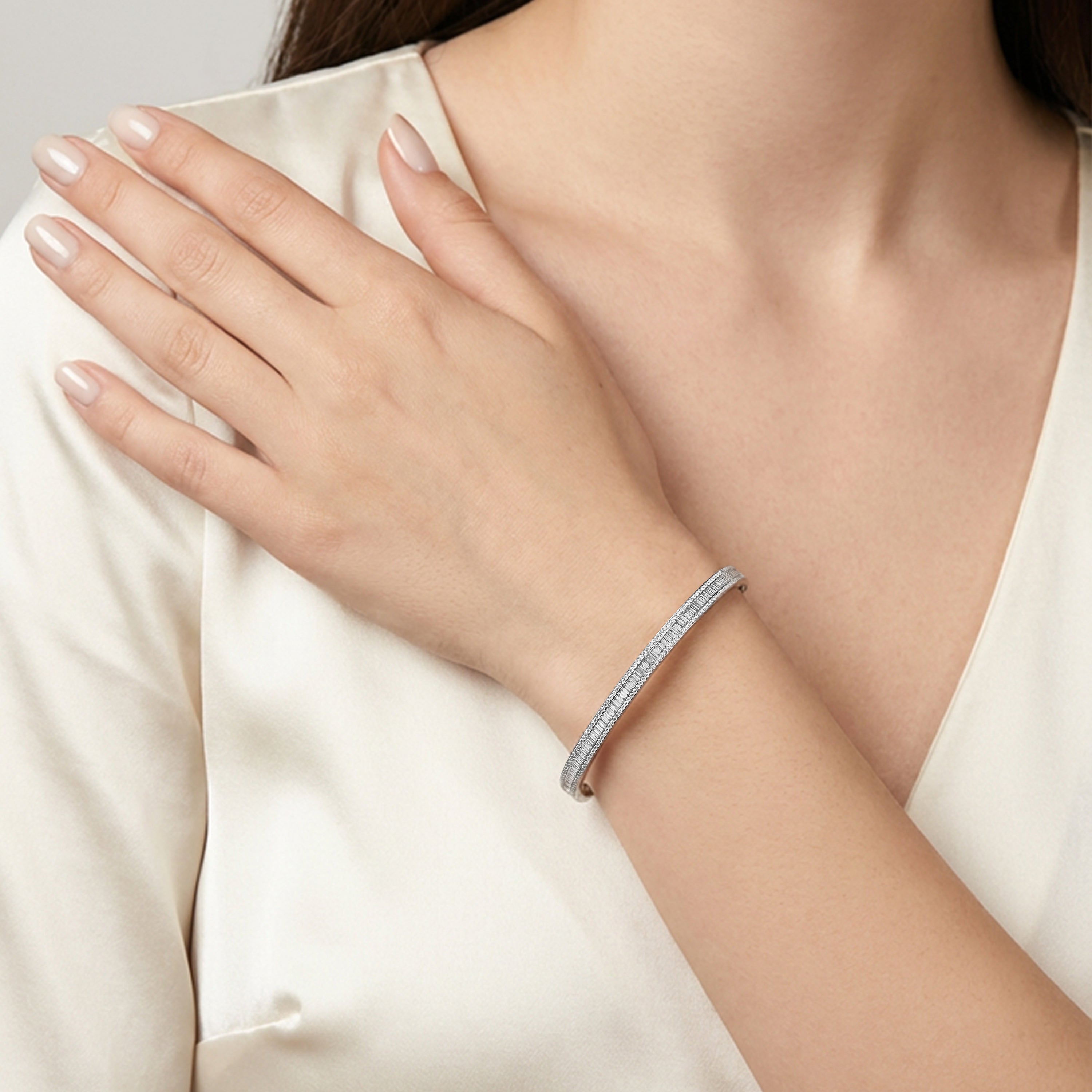 HARAKH Sunlight  Round & Baguette Colorless Diamonds Eternity Bangle | GIA Jewelry Report