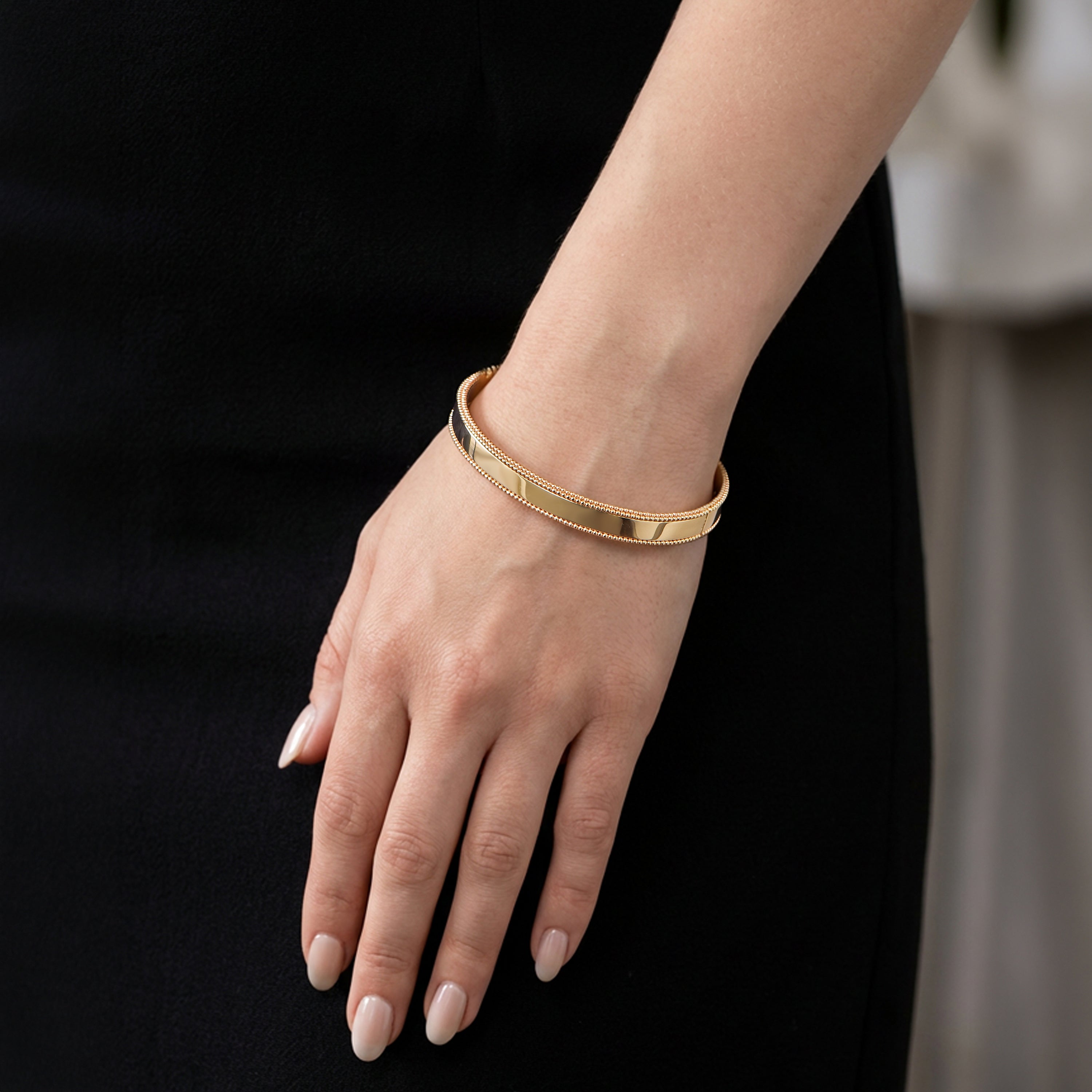 HARAKH Sunlight Signature Auric Sphere – 18KT Gold Bangle | GIA Jewelry Report