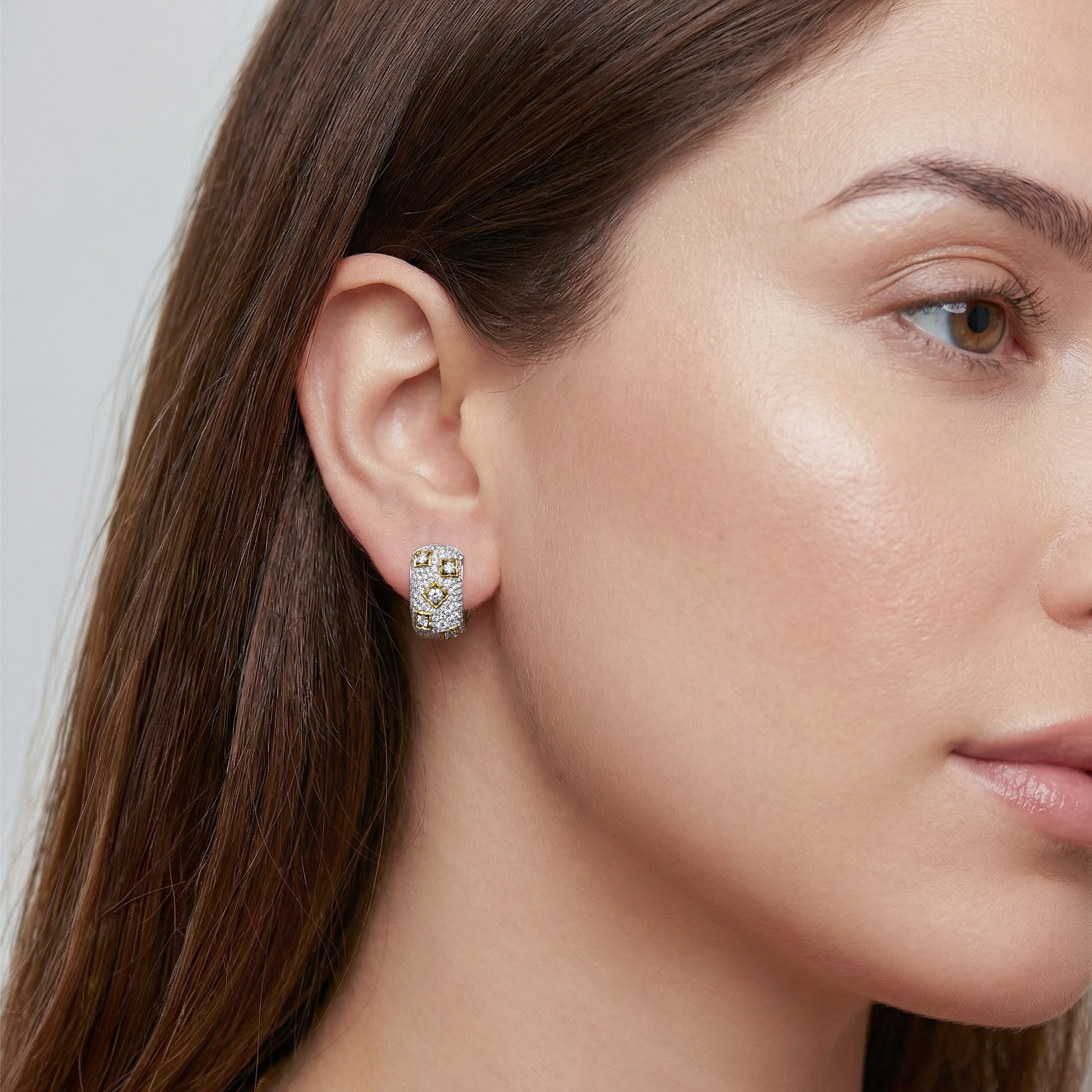 HARAKH Mandala Motif Colorless Diamond  Huggie Earrings | GIA Jewelry Report