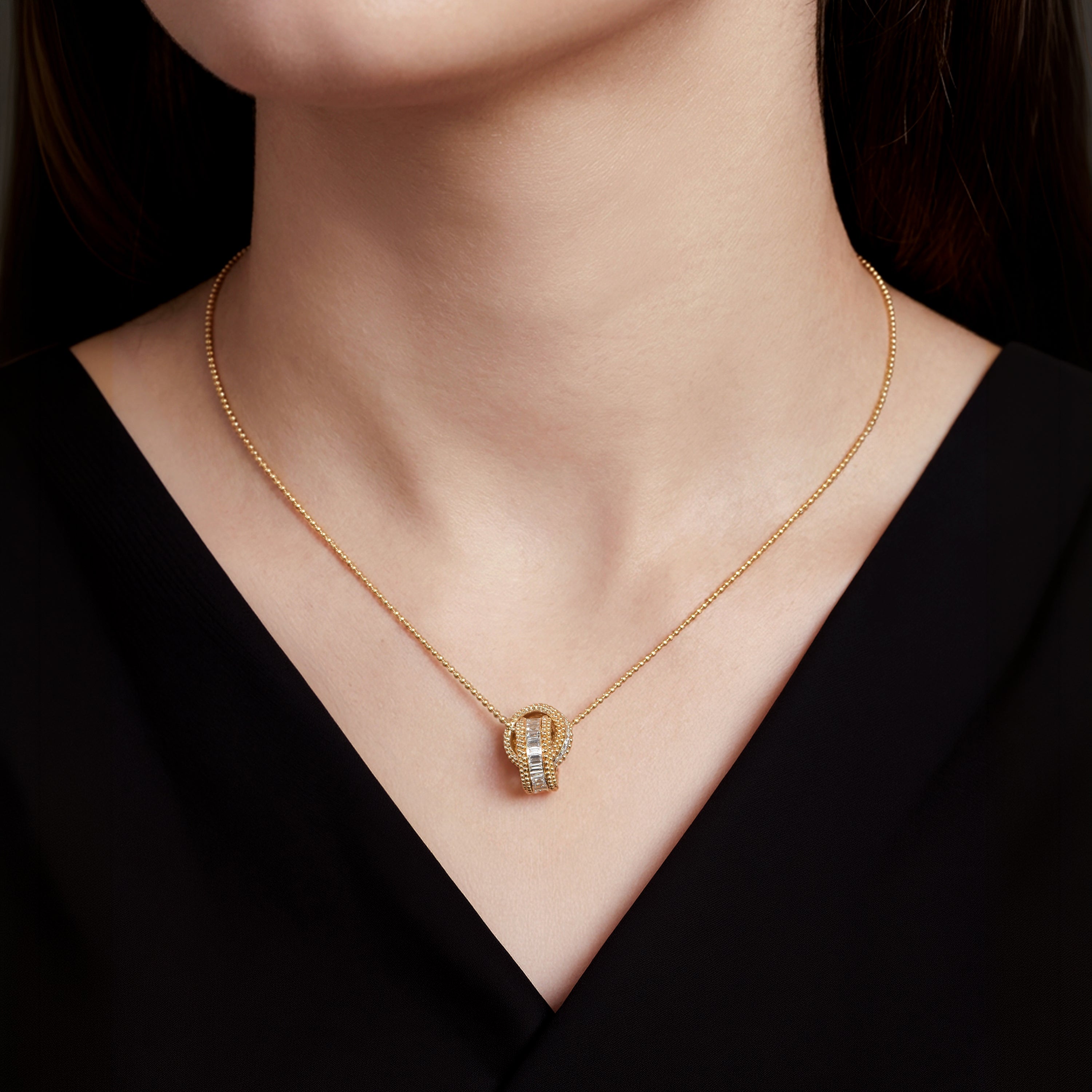 HARAKH Sunlight Entwined Rondells Colorless Diamond Pendant with GIA Jewelry Report