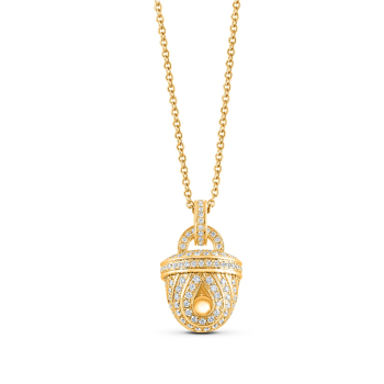 Natural diamond studded pendant necklace in yellow gold